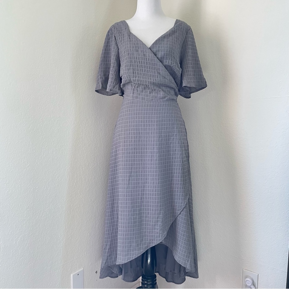 Mia Joy Gray Textured Wrap Midi Dress Flutter Sleeve Size Medium